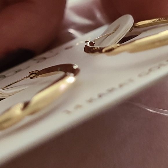 14K Gold Stamped 14K1 inch diameter - about the size of a quarter 2mm hollow - Picture 9 of 11